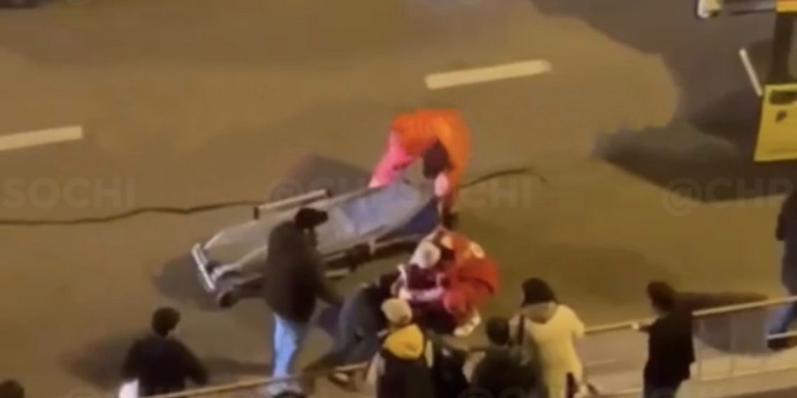 В Сириусе 53-летняя автоледи сбила перебегавшего дорогу 28-летнего мужчину