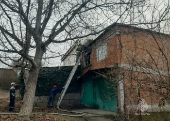 На пожаре на Кубани пострадали три человека