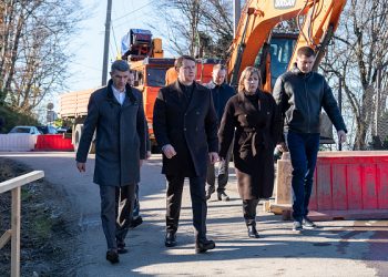 В Сочи восстанавливают дорогу на Целинной, разрушенную оползнем