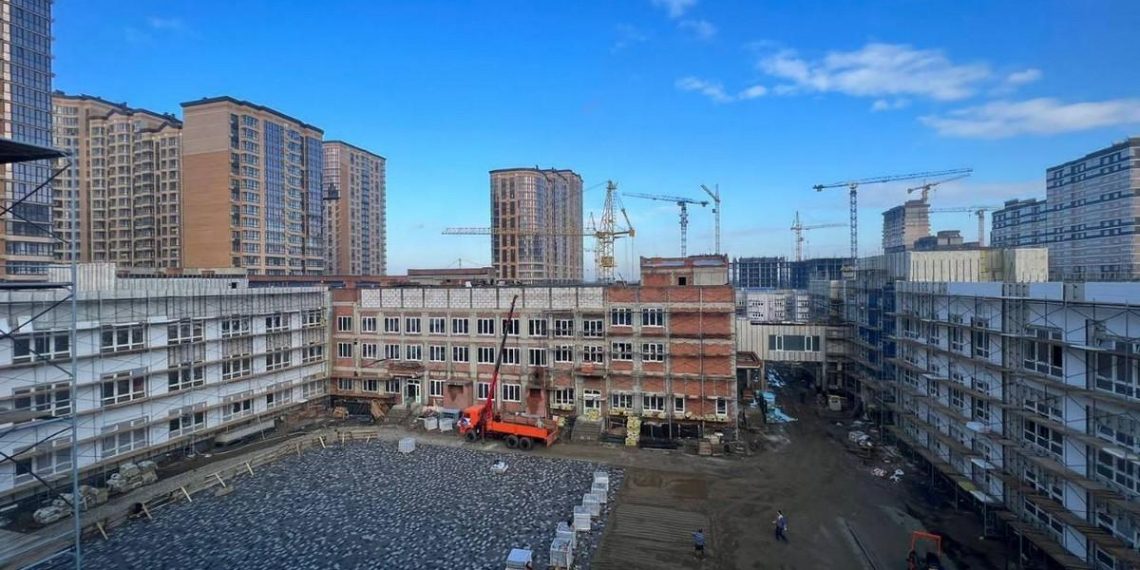 Школу в районе Западного Обхода Краснодара построили на 68%