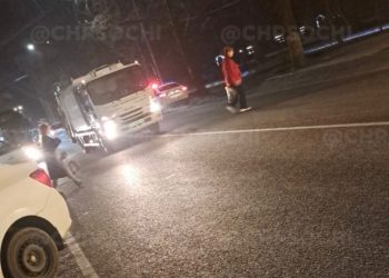 В Хостинском районе Сочи мусоровоз сбил пьяного пешехода