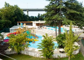 На женщин Краснодара распространилось проклятие из фильма «Бриллиантовая рука»