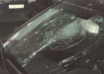 В Краснодаре машины бомбардируют презервативами с водой