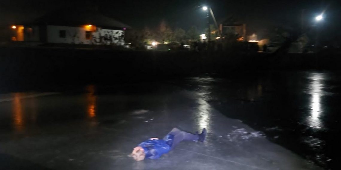 На Кубани 13-летний мальчик упал под лед и утонул