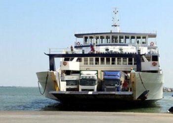 Керченскую переправу останавливали из-за ветра