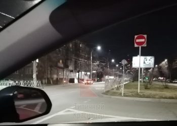 В Краснодаре автолюбители жалуются на установленные около дорог заборы