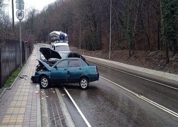 На Кубани водитель без прав устроил ДТП с тремя пострадавшими