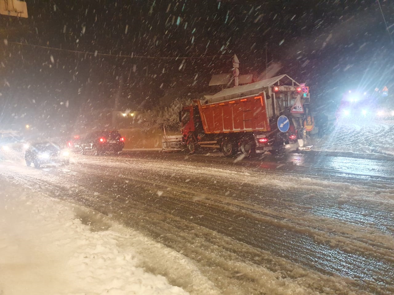 Краснодар закрыта дорога. Снегопад фото. Снегопад в Краснодарском крае. Сильный снег. Снегопад в Сочи.