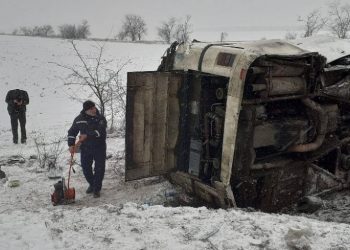 В Ингушетии опрокинулся краснодарский автобус: погибли два человека