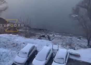 В Краснодаре четверо мужчин утопили машину в реке