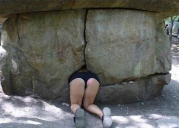 В Сочи девушка застряла в дольмене в позе «догги-стайл» и удовлетворила всех мужчин