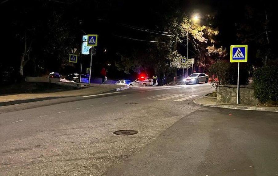 В Сочи водитель сбил 15-летнюю девушку