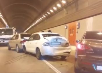 Массовое ДТП в Сочи почти полностью перекрыло тоннель