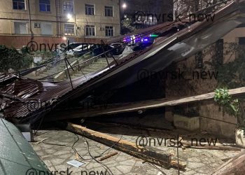 Сорванные крыши домов и упавшая «Удача»: чем жителям Новороссийска запомнится норд-ост 2023 года