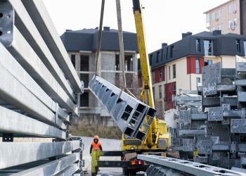 В Сочи строят дом для переселенцев из аварийного жилья