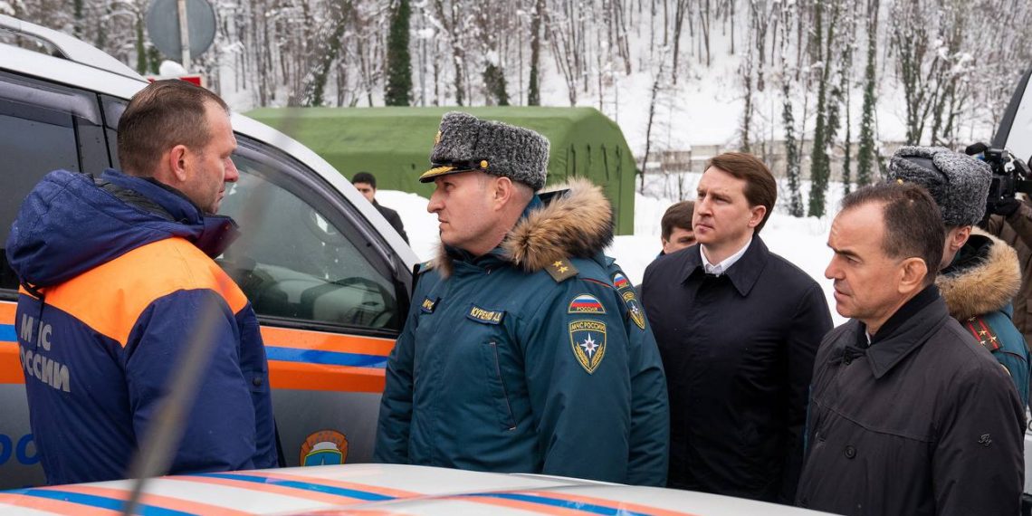 Копайгородский доложил министру Куренкову и Кондратьеву о ситуации после схода лавины