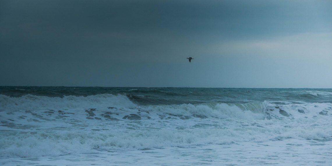 В Новороссийске ожидаются двухметровые волны