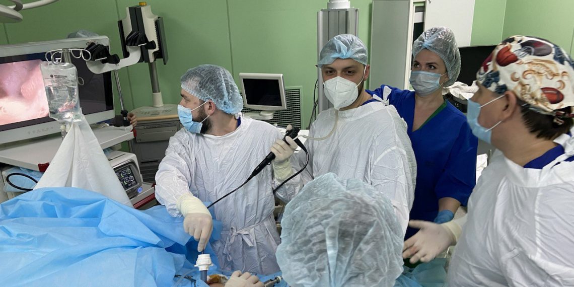 Использовали последний шанс: на Кубани впервые проведена сложнейшая операция по удалению камней из желчных протоков