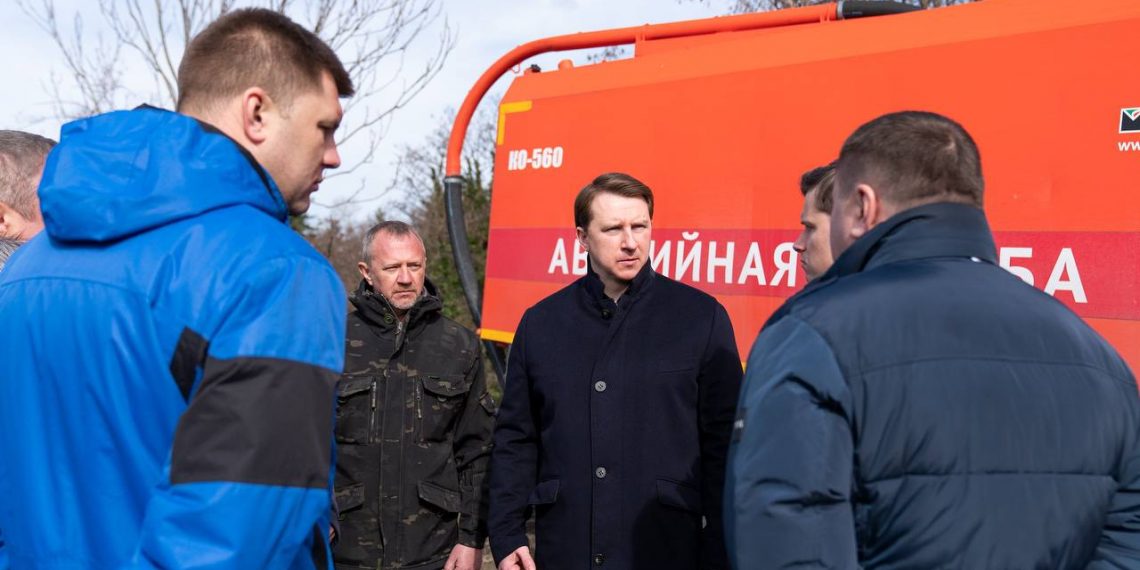 Копайгородский провел заседание оперштаба на месте аварии в Лоо