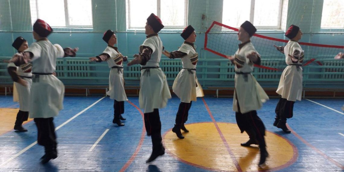 Еще две школы Краснодара сделали казачьими