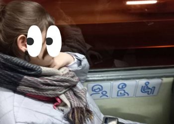 «Лицо кирпичом, делают вид, что спят»: краснодарцы резко высказались о тех, кто занимает места стариков в транспорте