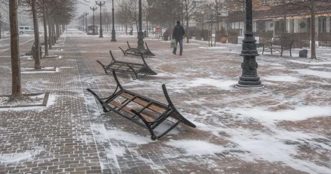 На Черноморском побережье продлили штормовое предупреждение