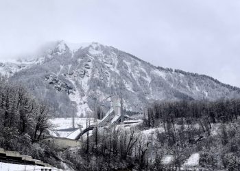 Копайгородский: снег в Сочи будет идти до утра