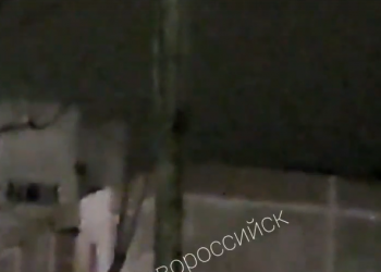 На Кубани жители докопались до искрящегося столба