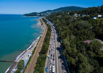 Мишустин назвал сроки начала строительству участка дороги в обход Адлера