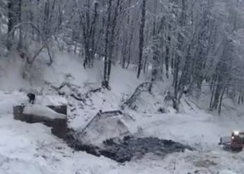 В Сочи поврежденный лавиной водовод оказался под 10-метровым слоем снега