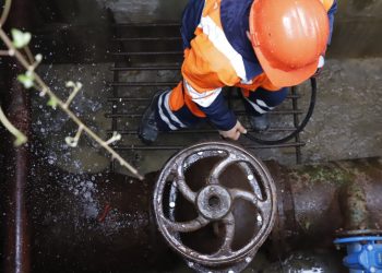 В сочинском поселке Лоо поврежденный оползнем водовод восстановили 23 февраля