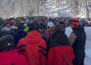 На горнолыжных курортах Сочи образовались рекордные очереди