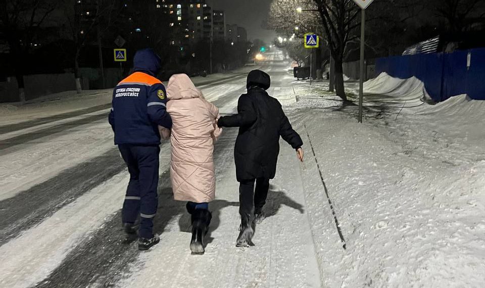 В Новороссийске пропавшую женщину с провалами в памяти нашли в километре от дома