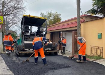 В Сочи начали ремонтировать переулок Рахманинова