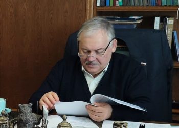 К Константину Затулину обратились по проблеме подтопления дороги в Хосте