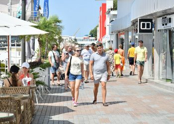 Названы популярные направления отдыха в России. На первом месте не Сочи