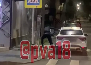 В Анапе мужчина искал жену и отрывал ручки у припаркованных автомобилей