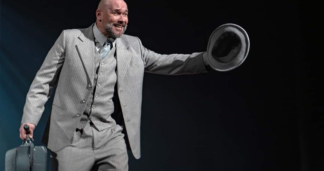 Это может быть страх из прошлого: названа возможная причина вечного одиночества актера Максима Аверина