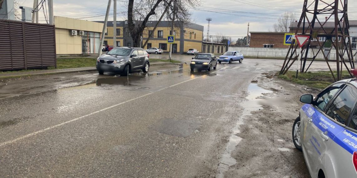 На Кубани иномарка сбила 12-летнюю девочку