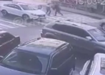 В Сочи водитель подрался с пешеходом, которого чуть не сбил