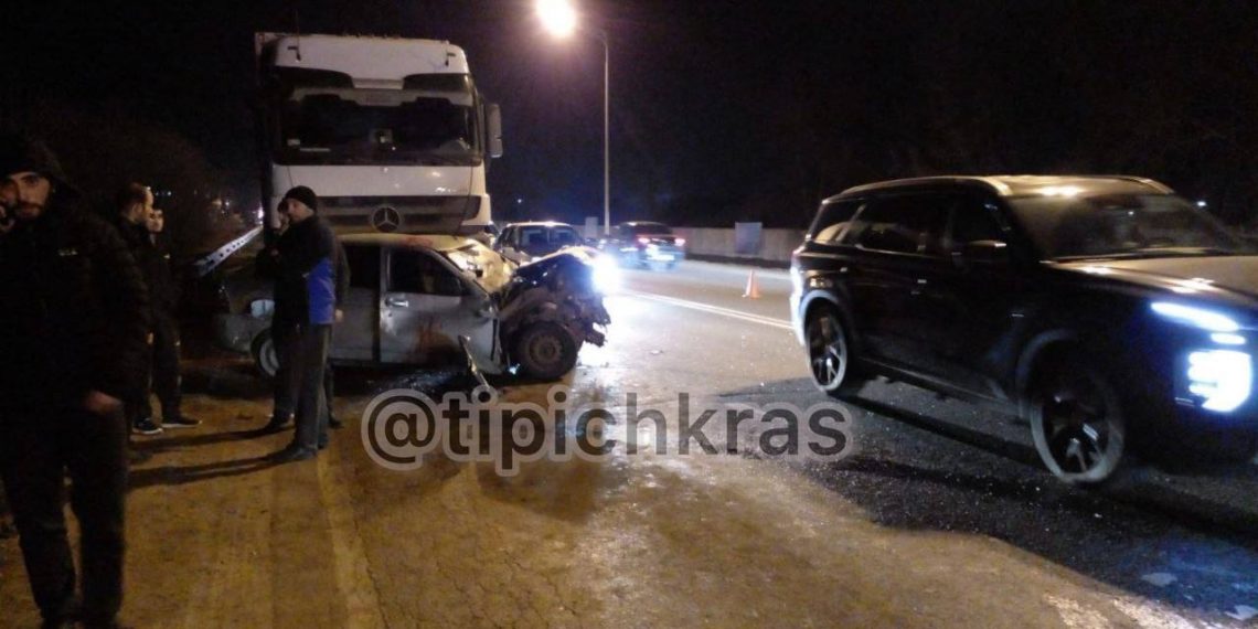 Появились подробности ДТП с КамАЗом и «Ладой» в Краснодаре