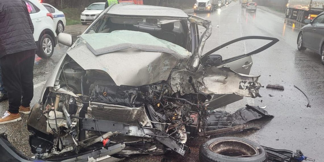 В ДТП с грузовиком на Кубани пострадала 14-летняя девочка