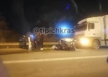 В Краснодаре фура врезалась в ВАЗ: есть пострадавшие