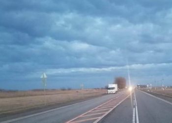 На Кубани мотоциклист врезался в грузовик и попал в больницу