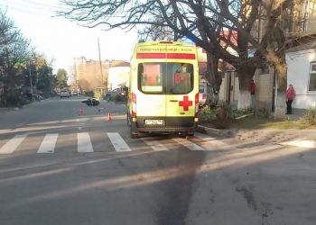 В Анапе ВАЗ сбил мотоциклиста: у него сломаны обе ноги