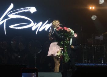 РИА Новости: певица МакSим почувствовала себя плохо во время концерта в Сочи