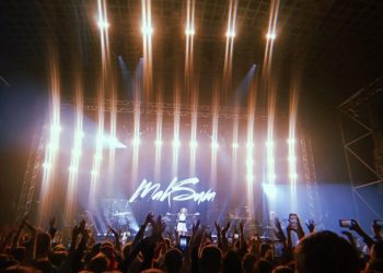 «Это такое позорище»: поклонники певицы МакSим отреагировали на ее концерт в Сочи