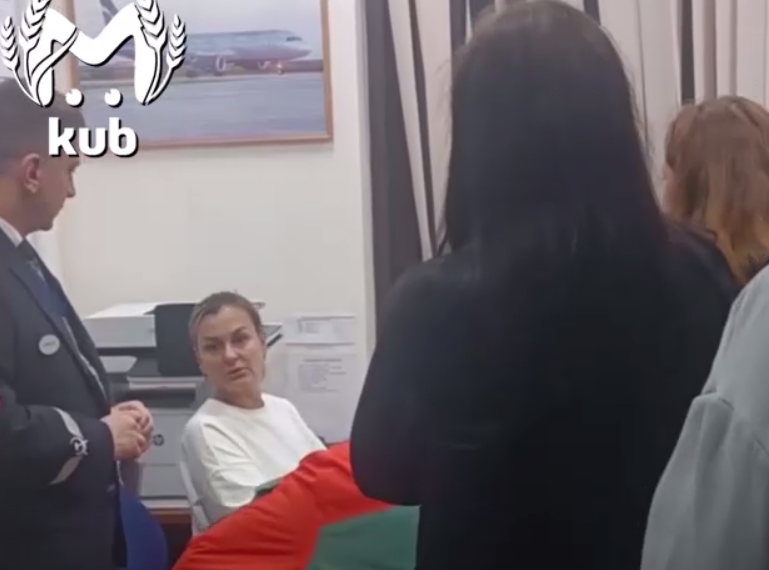 Туристка в аэропорту Сочи: Рейсы отменили, чтобы нас не расселять