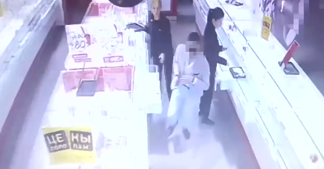 Краснодарец сбежал из ювелирного магазина в Сочи с изумрудами и потерял украшения