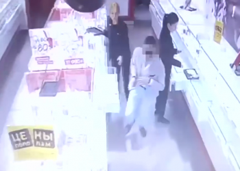 Краснодарец сбежал из ювелирного магазина в Сочи с изумрудами и потерял украшения